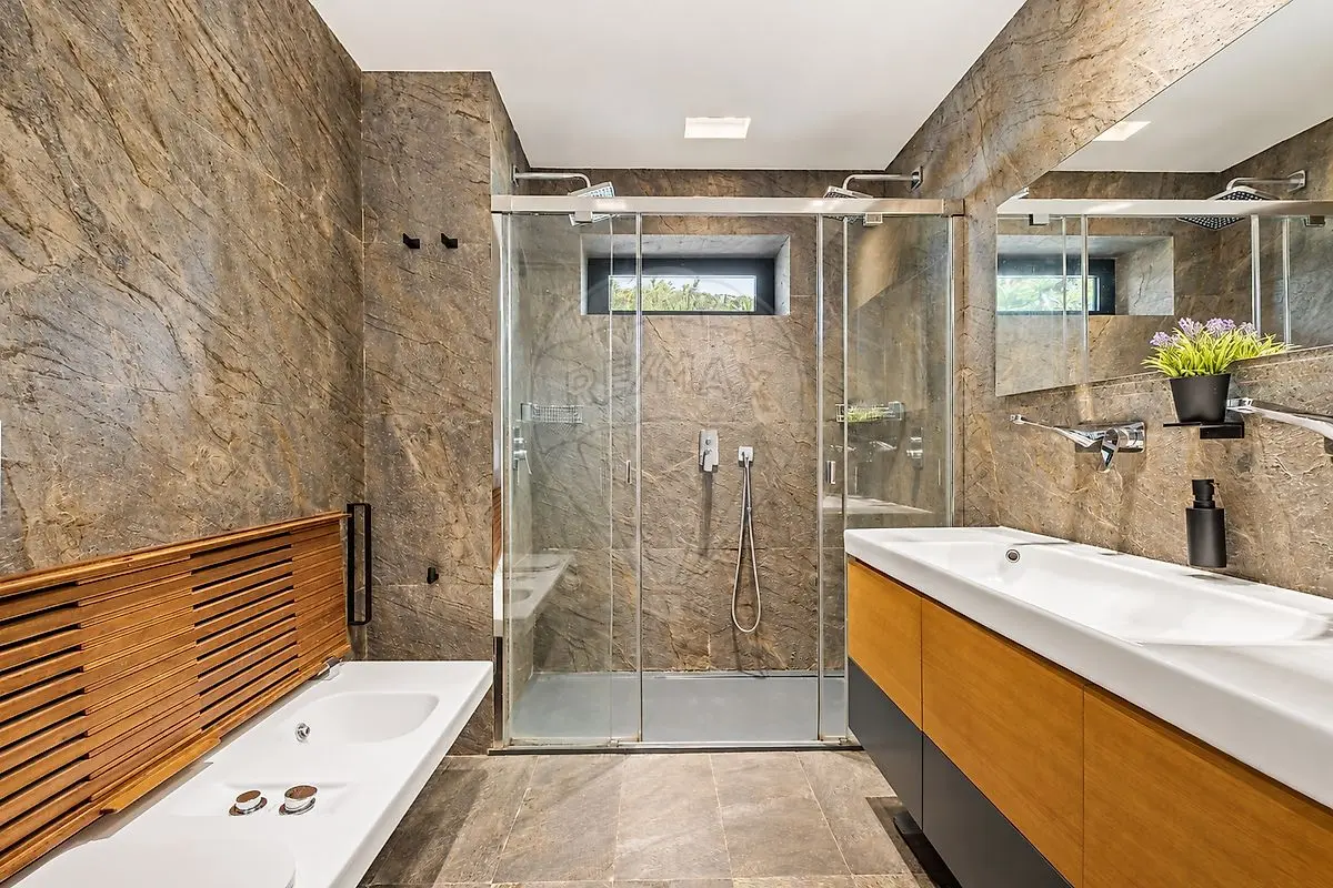 Apartamento T3 à venda em São Martinho, Funchal