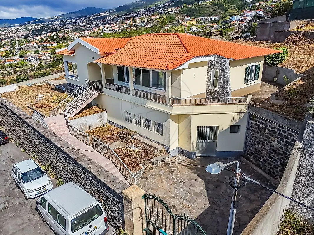 Moradia T3 à venda em Santa Maria Maior, Funchal