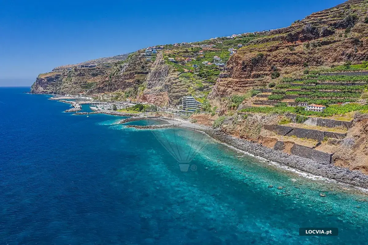 Moradia T5 à venda em Arco da Calheta, Calheta (Madeira)