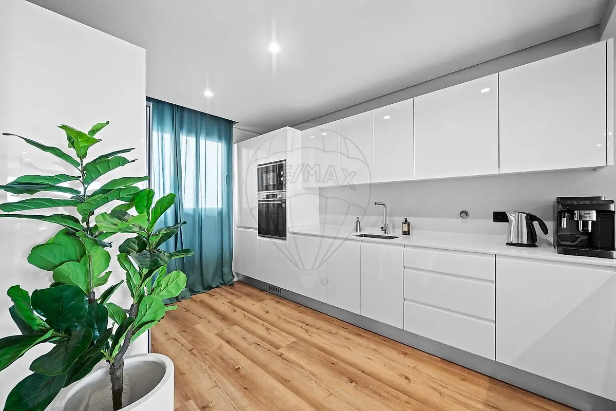Apartamento T2 para arrendar em São Martinho, Funchal