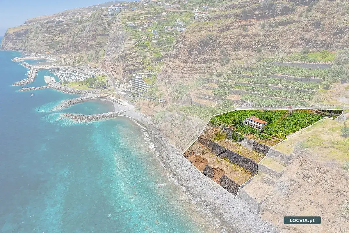 Moradia T5 à venda em Arco da Calheta, Calheta (Madeira)