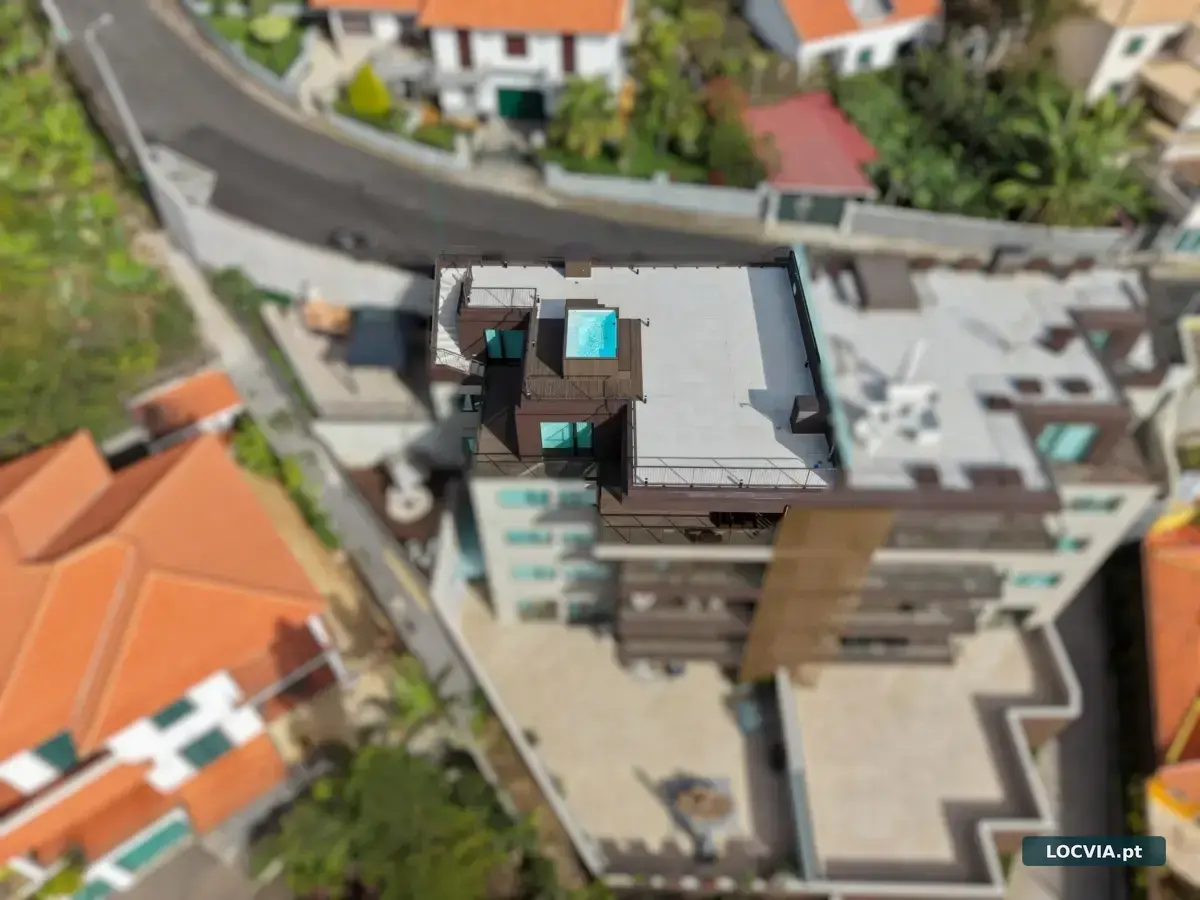 Apartamento T2 +1 com Terraço Privado, Jacuzzi e Vista Mar