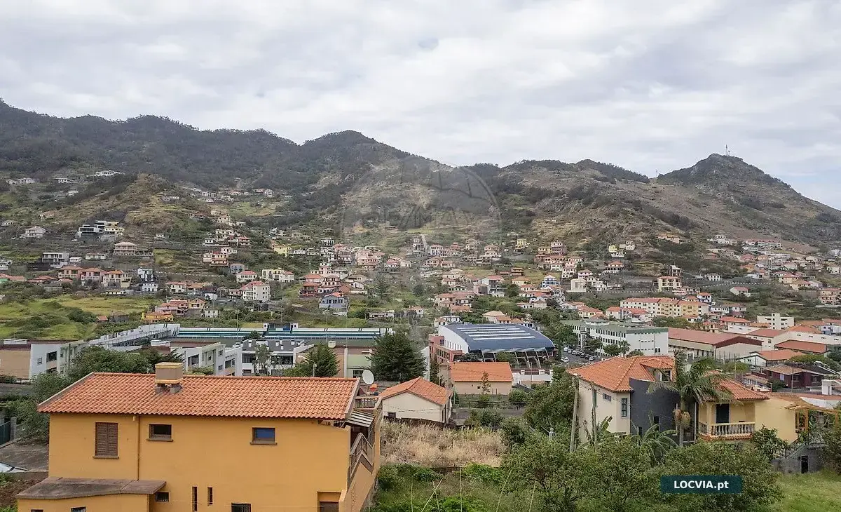Moradia T4 à venda em Machico
