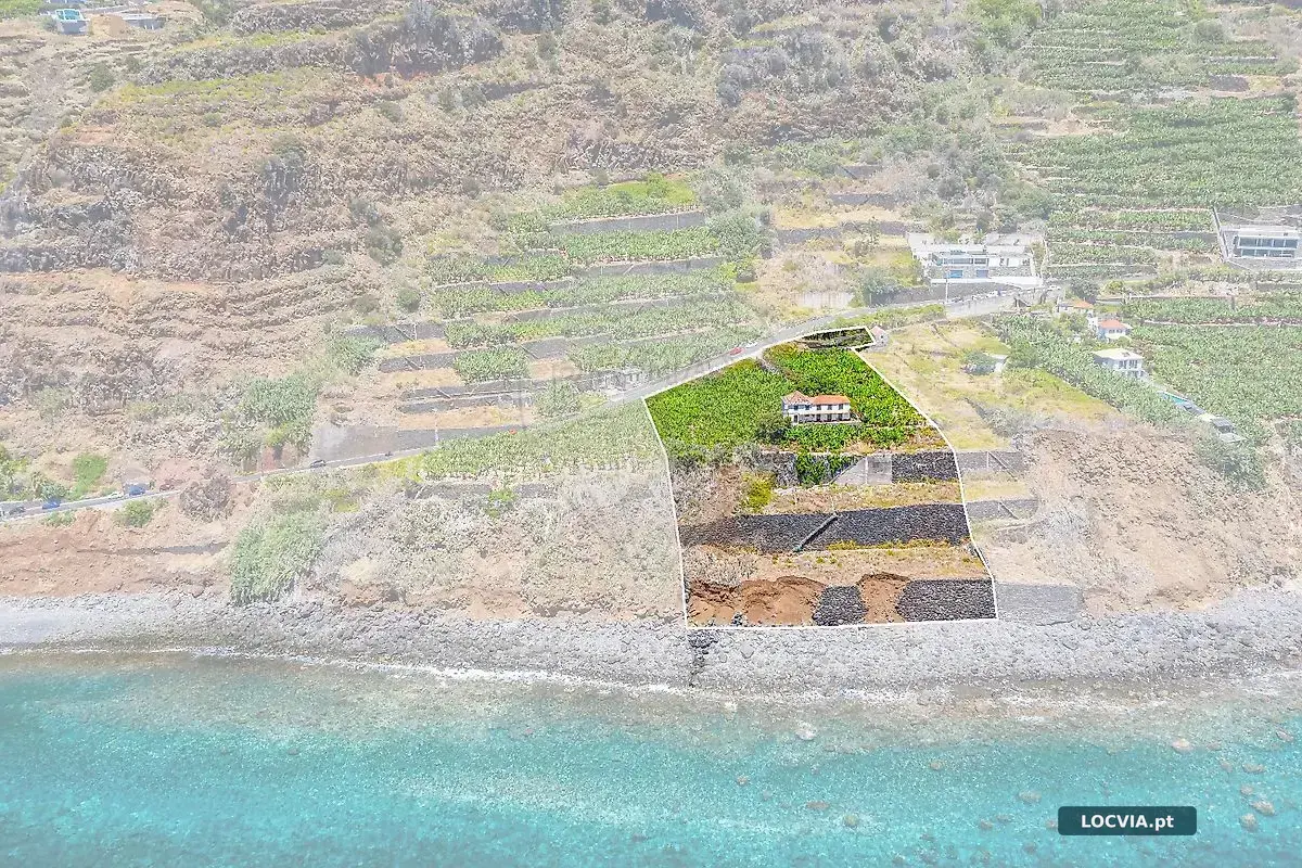 Moradia T5 à venda em Arco da Calheta, Calheta (Madeira)