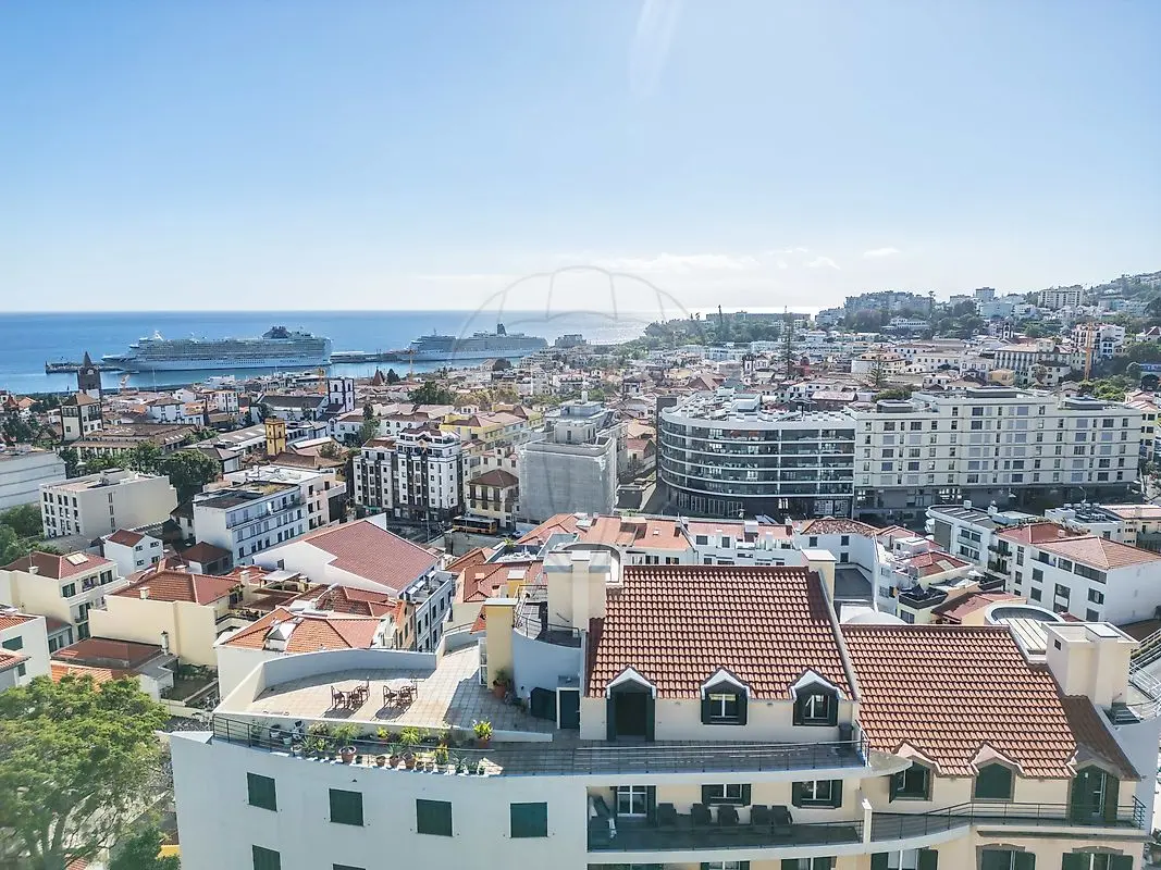 Apartamento T5 de luxo à venda em Santa Luzia, Funchal