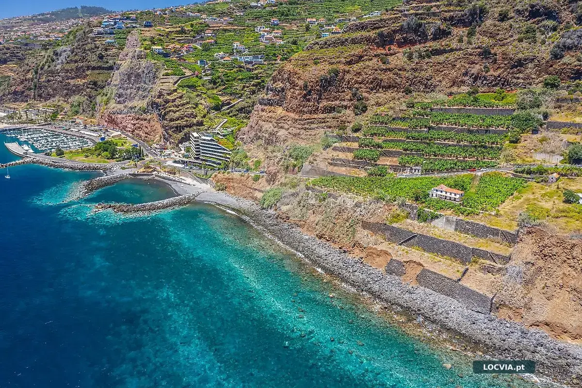 Moradia T5 à venda em Arco da Calheta, Calheta (Madeira)