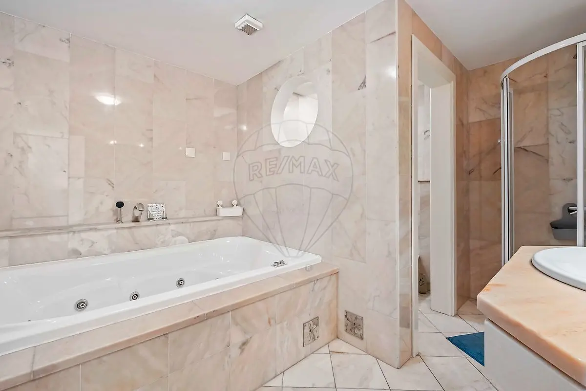Apartamento T5 de luxo à venda em Santa Luzia, Funchal