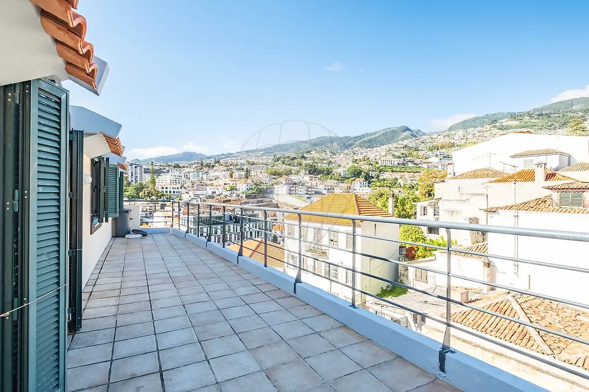 Apartamento T5 de luxo à venda em Santa Luzia, Funchal