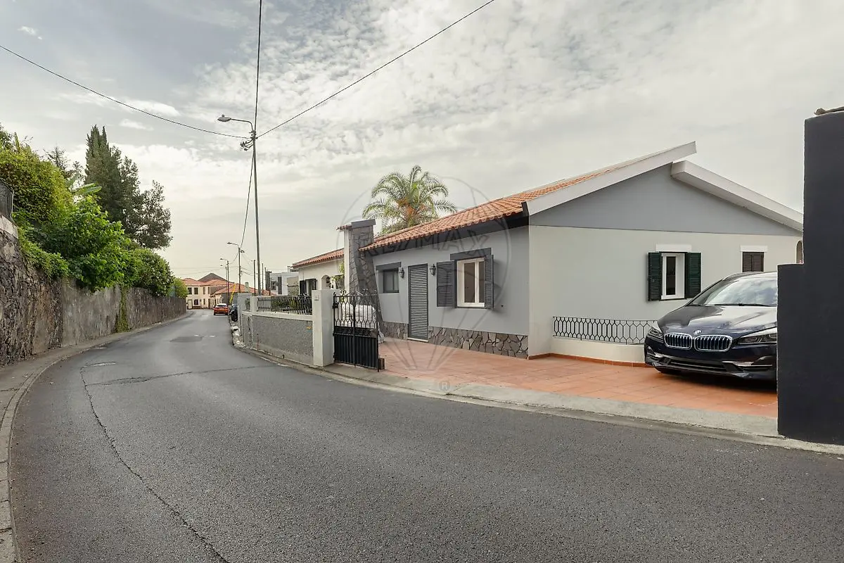 Moradia T4 à venda em Imaculado Coração Maria, Funchal