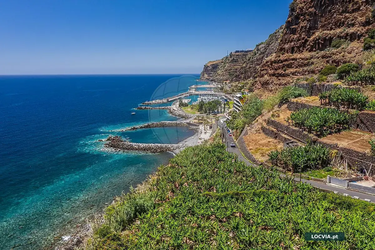 Moradia T5 à venda em Arco da Calheta, Calheta (Madeira)