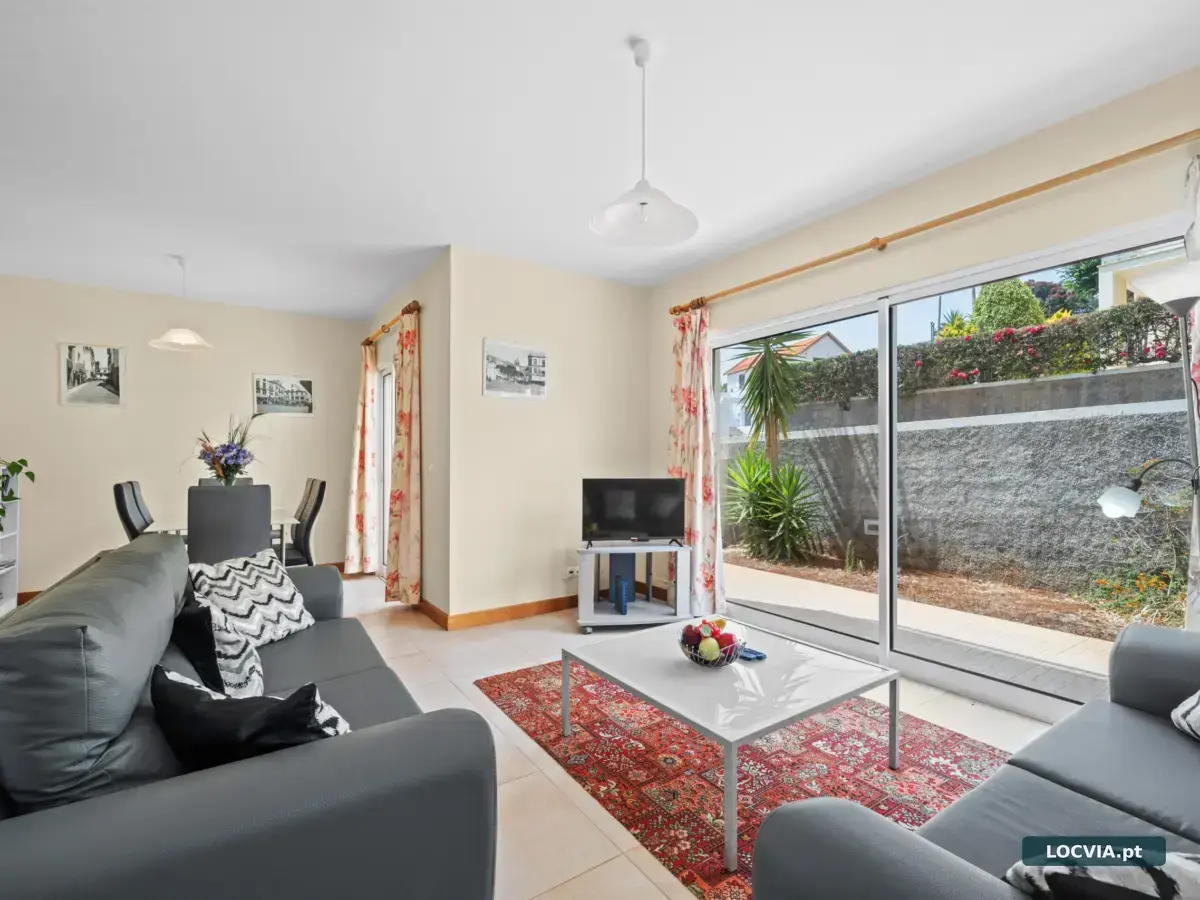 Moradia T4, Estreito da Calheta com vista mar.