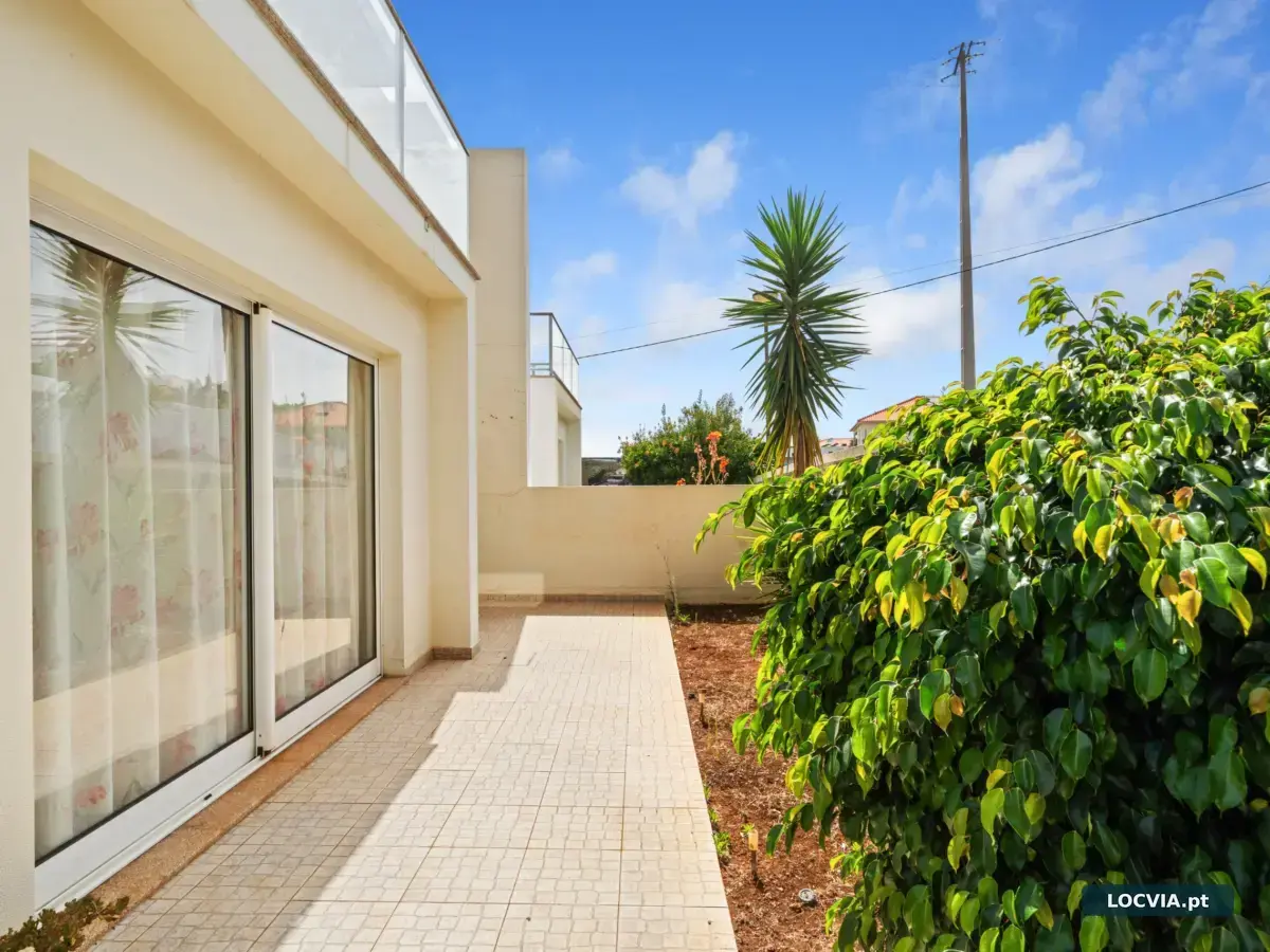 Moradia T4, Estreito da Calheta com vista mar.