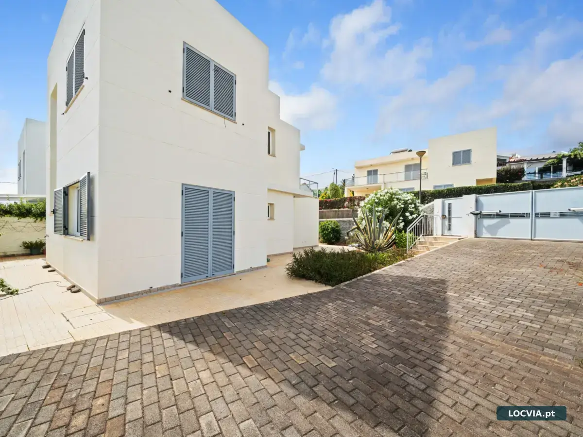 Moradia T4, Estreito da Calheta com vista mar.