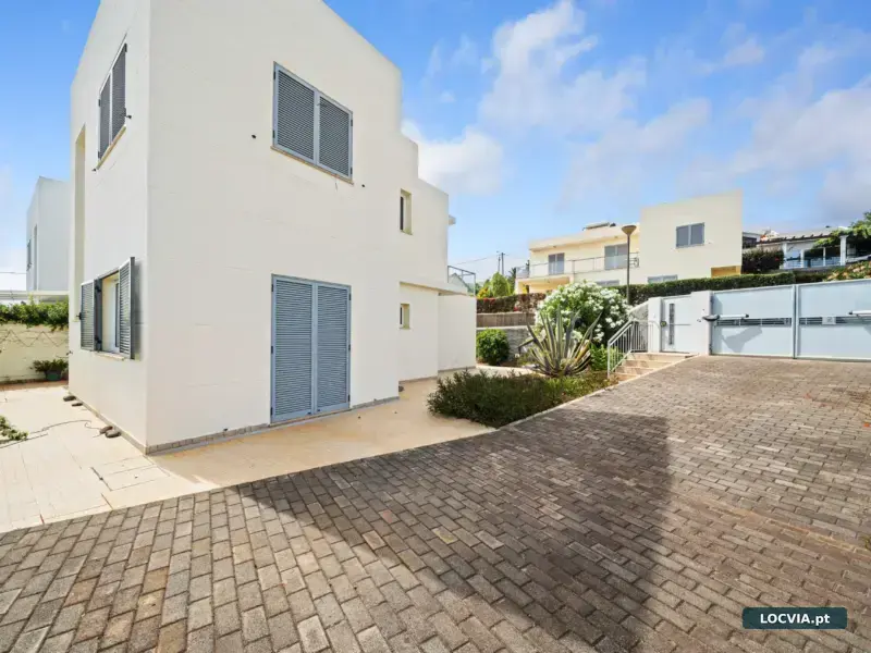 Moradia T4, Estreito da Calheta com vista mar.