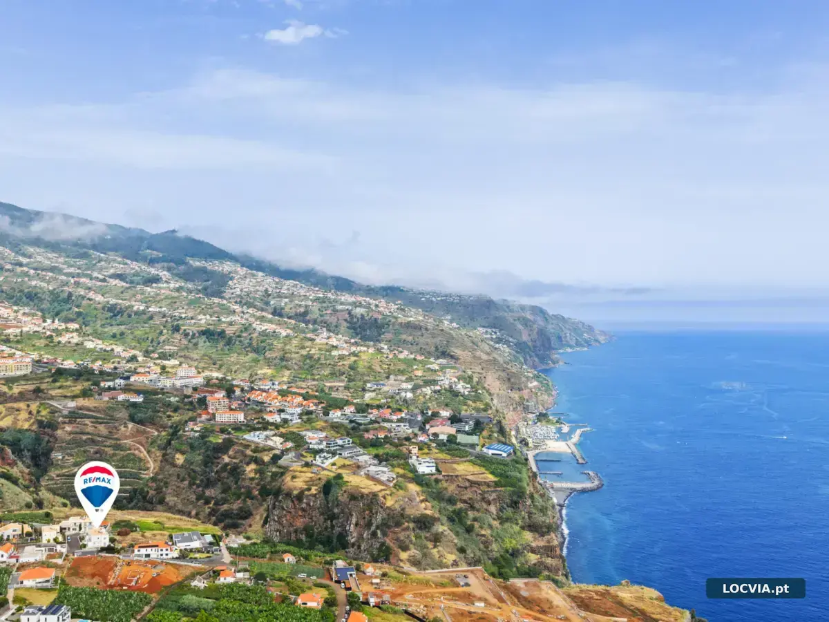 Moradia T4, Estreito da Calheta com vista mar.