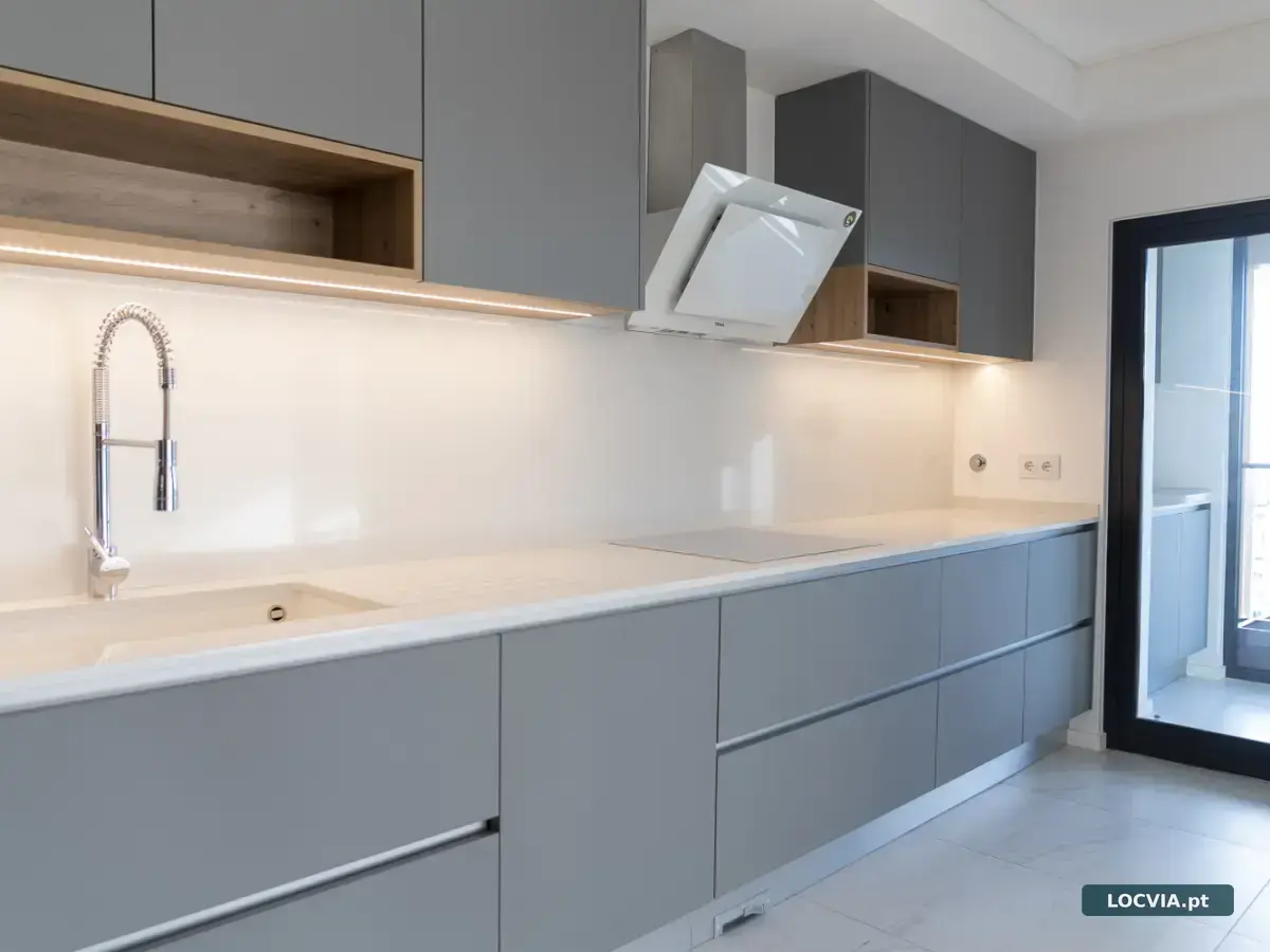 Apartamento T2 +1 com Terraço Privado, Jacuzzi e Vista Mar