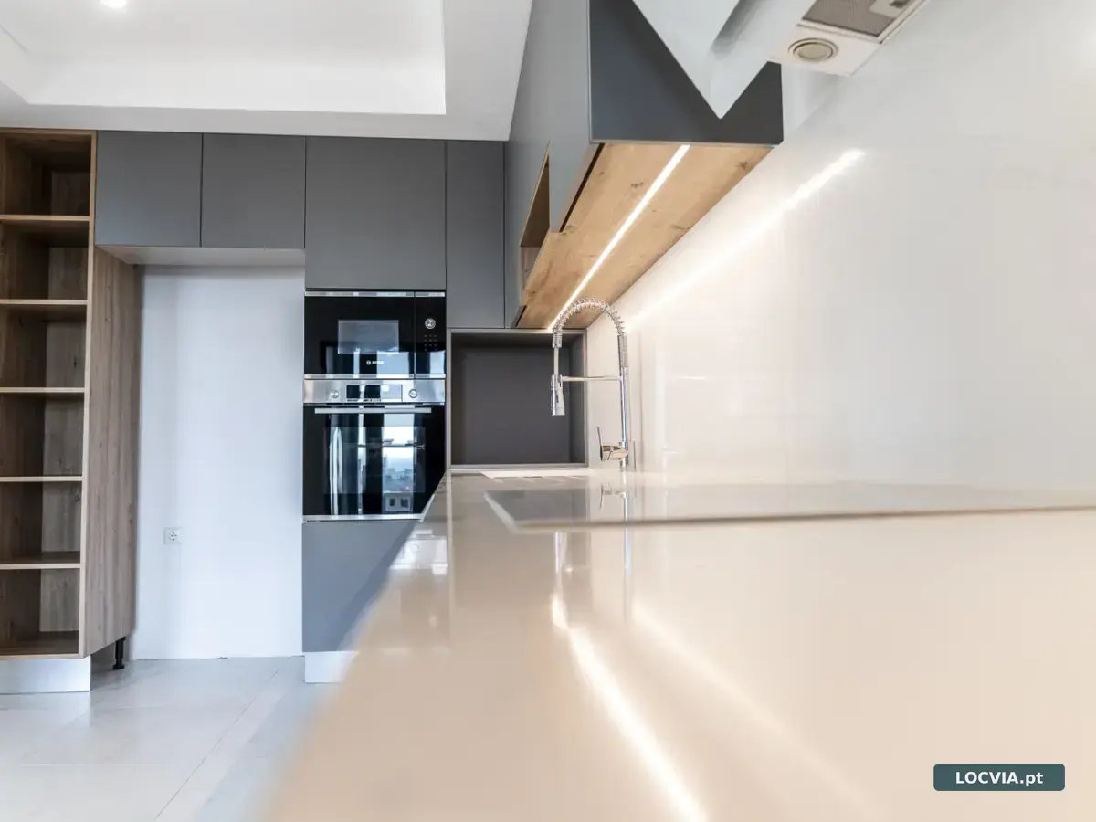 Apartamento T2 +1 com Terraço Privado, Jacuzzi e Vista Mar