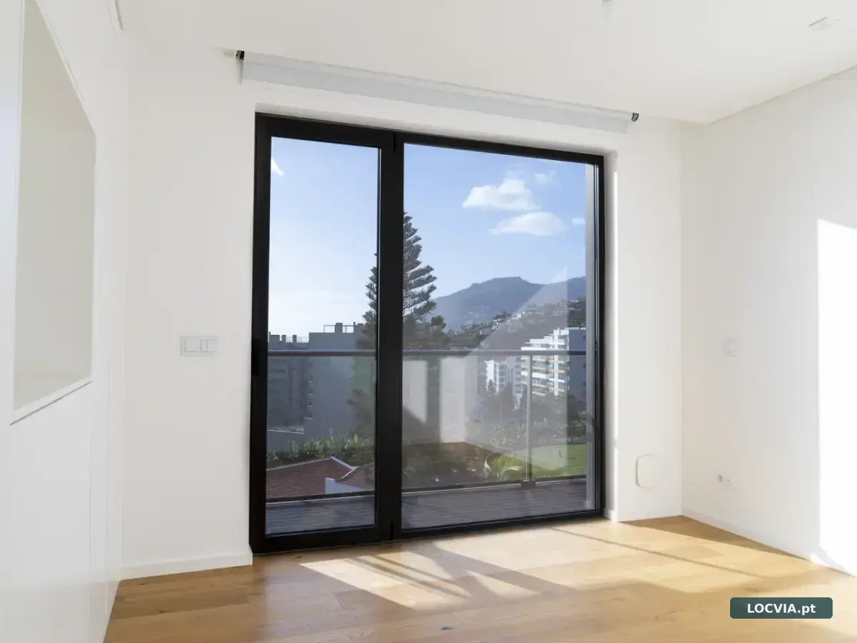 Apartamento T2 +1 com Terraço Privado, Jacuzzi e Vista Mar