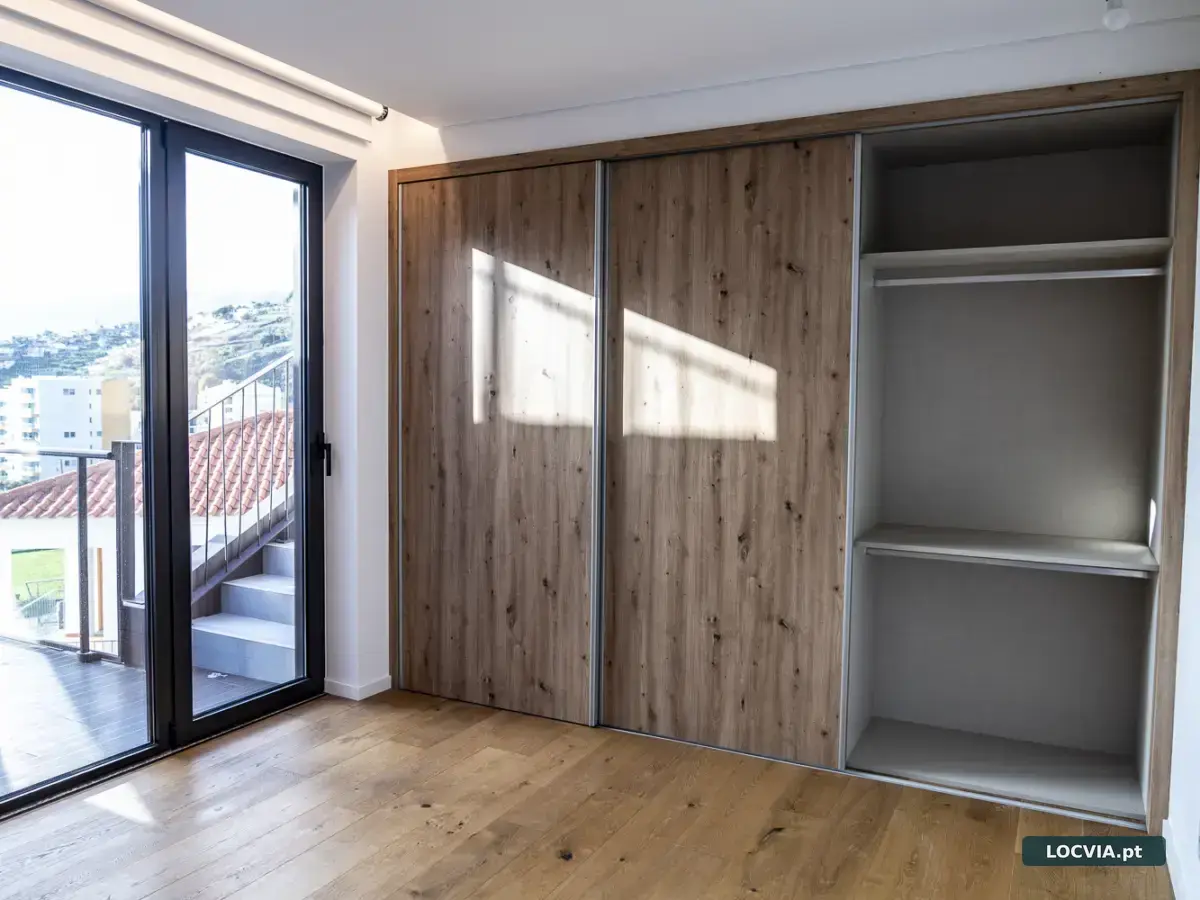 Apartamento T2 +1 com Terraço Privado, Jacuzzi e Vista Mar