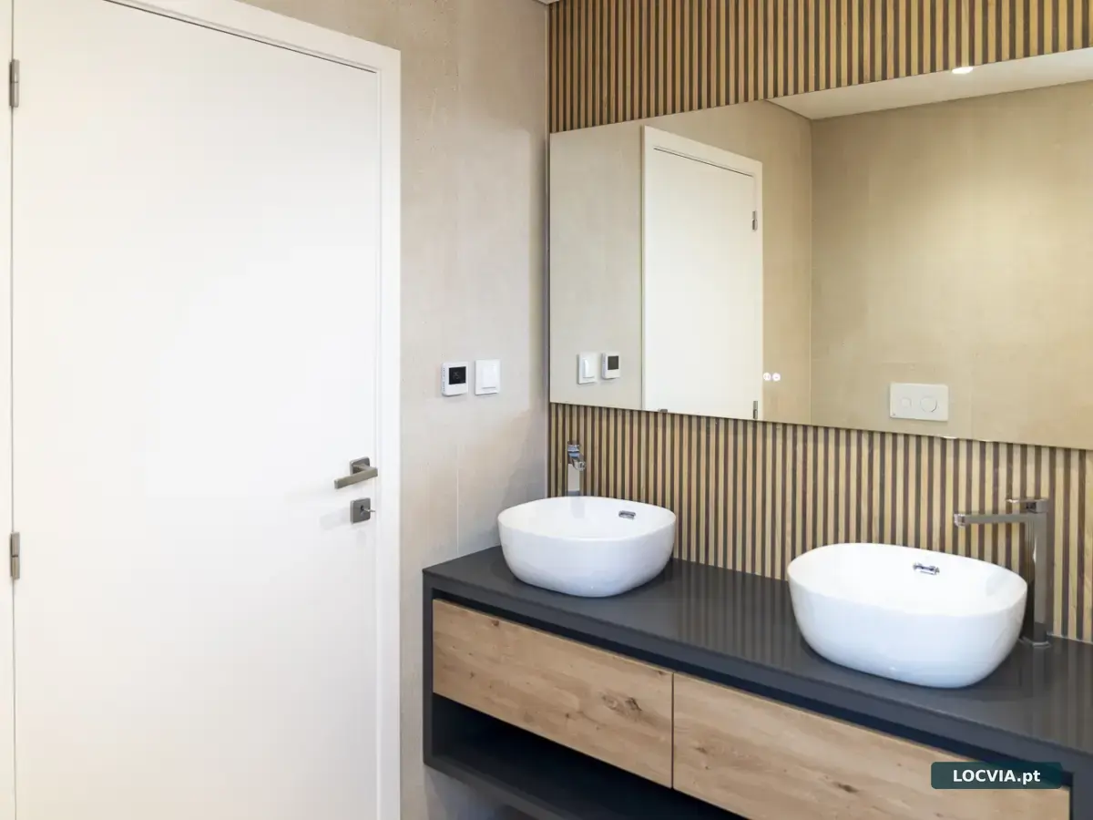 Apartamento T2 +1 com Terraço Privado, Jacuzzi e Vista Mar