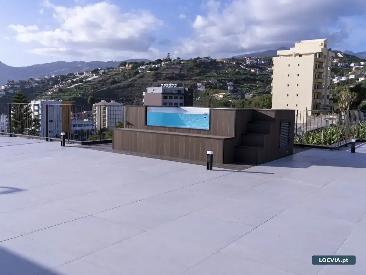 Apartamento T2 +1 com Terraço Privado, Jacuzzi e Vista Mar