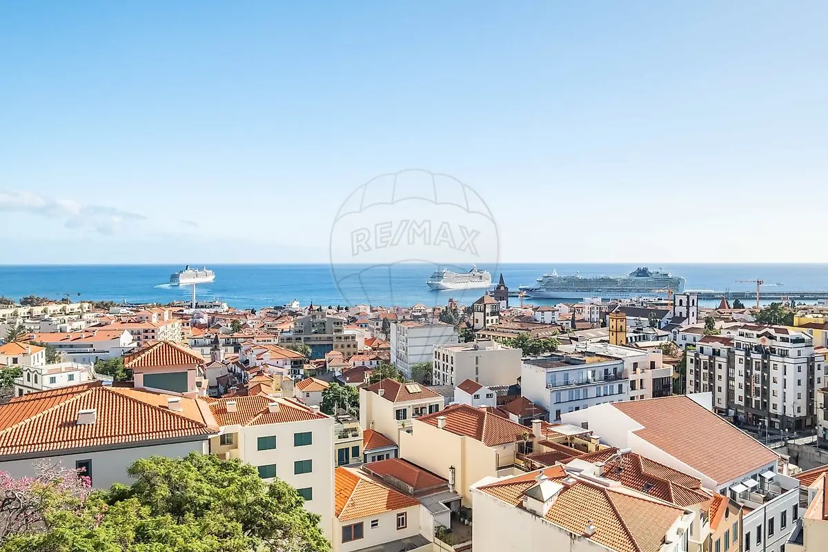 Apartamento T5 de luxo à venda em Santa Luzia, Funchal