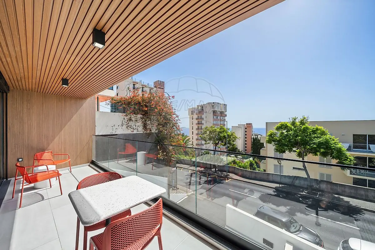 Apartamento T2 para arrendar em São Martinho, Funchal