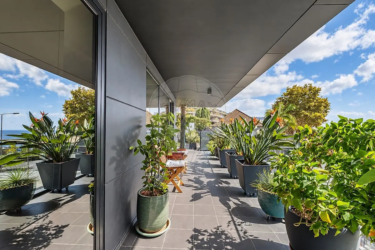 Apartamento T3 à venda em São Martinho, Funchal