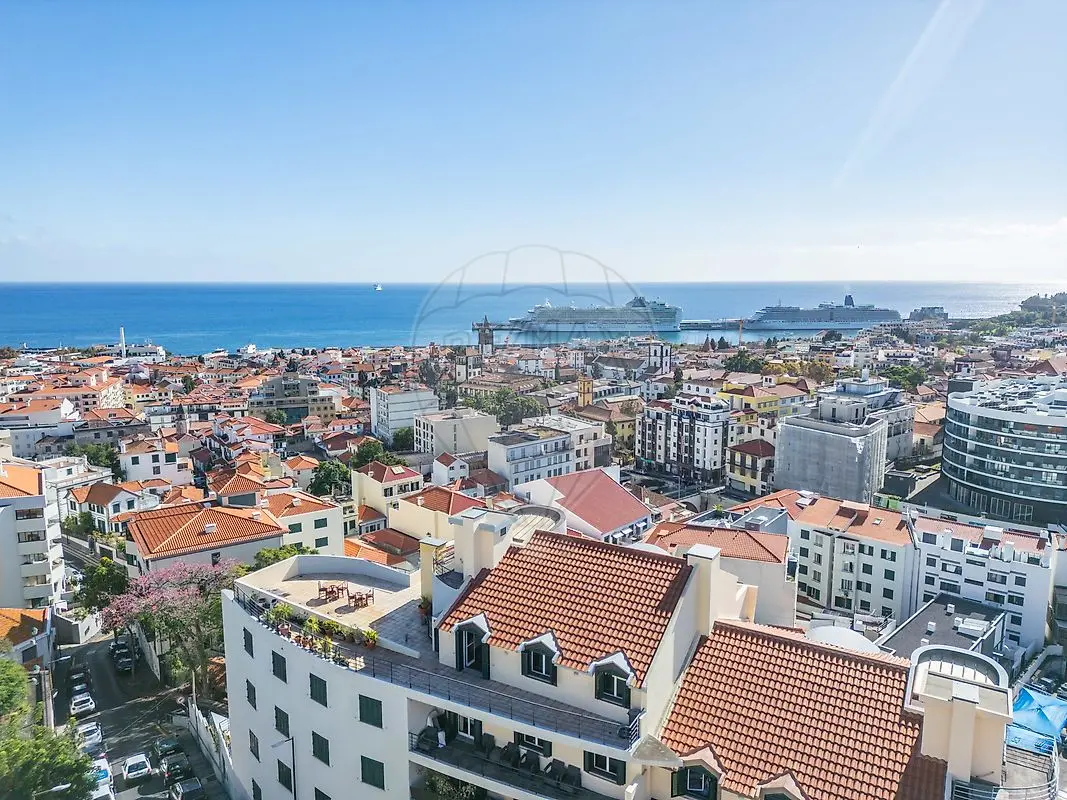 Apartamento T5 de luxo à venda em Santa Luzia, Funchal